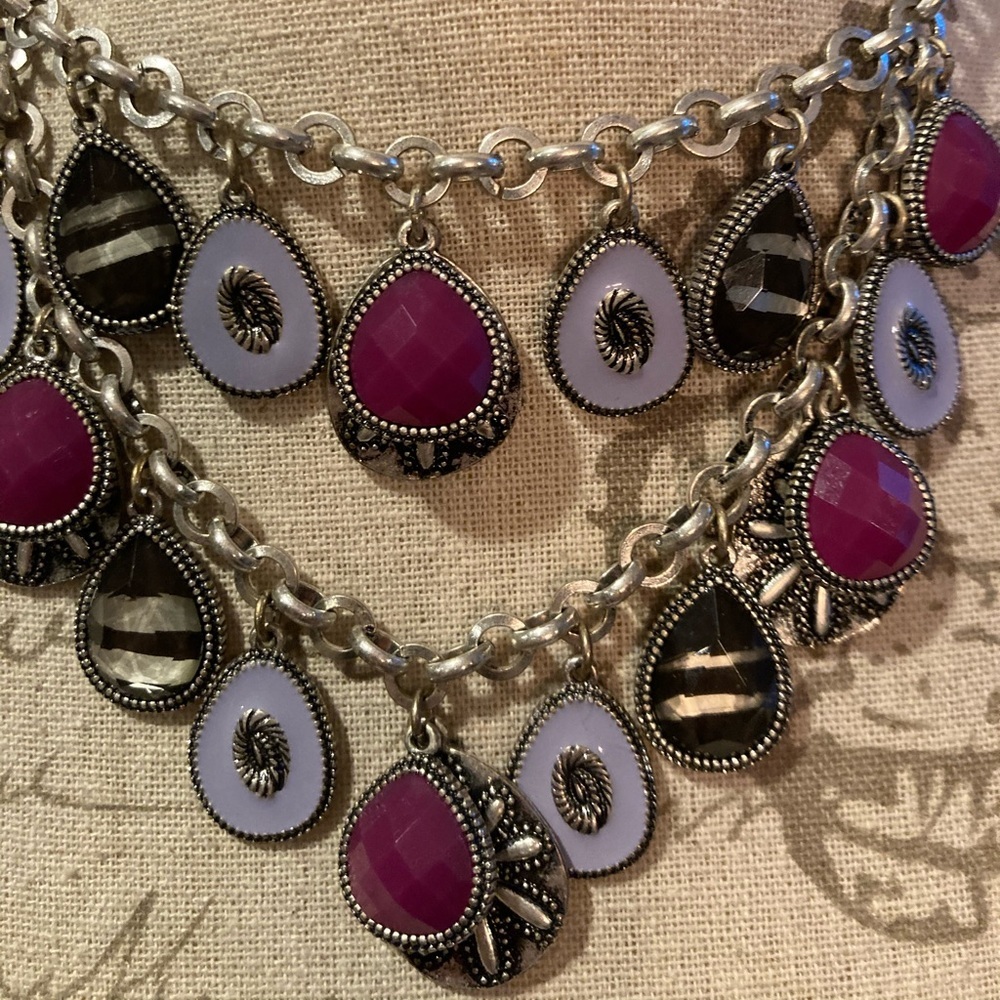 Premier Reversible Necklace & Earrings - Picture 4 of 10